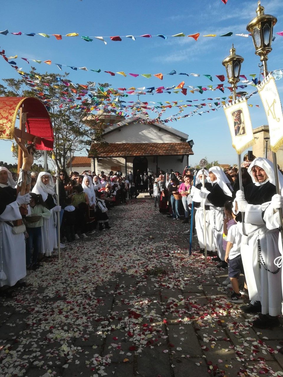 Processione presso la Chiesa di Sant'Efisio di Su Loi
