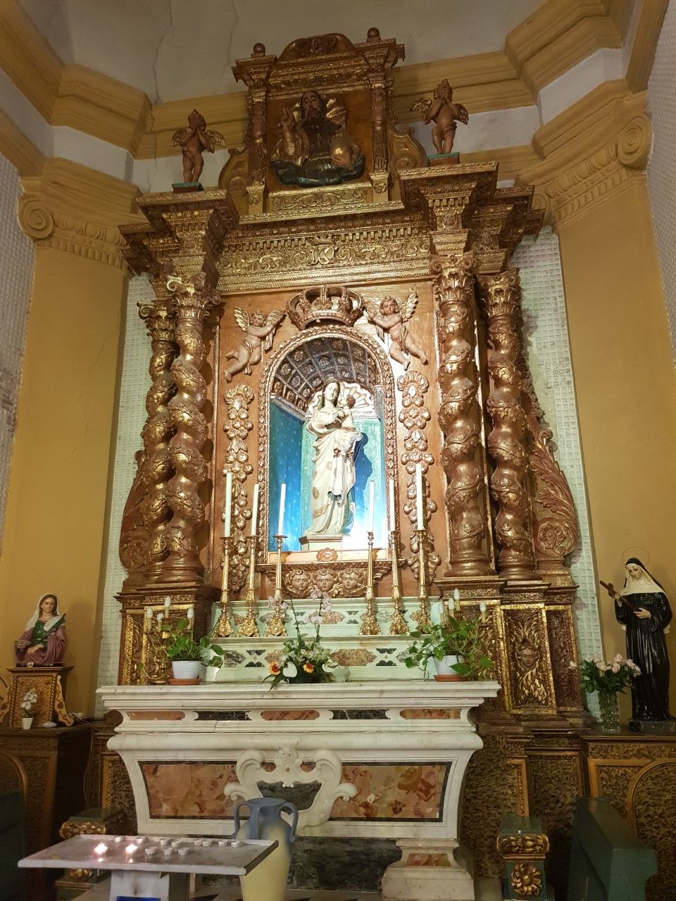 Chiesa di San Bartolomeo, altare mariano